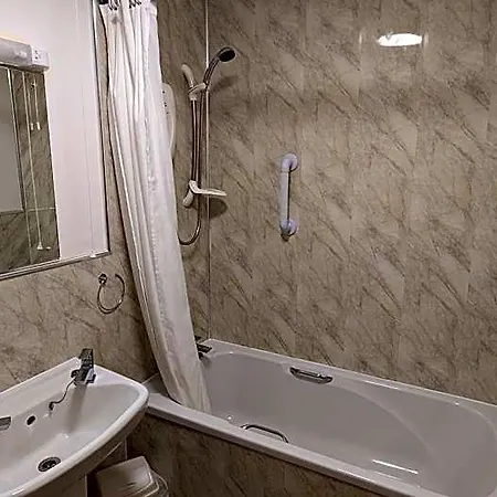 Cober Hill Hotel *